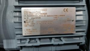 SEW EURODRIVE Moteur triphasé 0.37kW