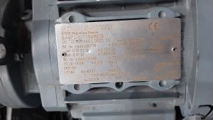 SEW EURODRIVE Moteur triphasé 0.37kW